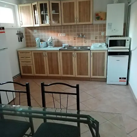 Eoetvoes Nyaralo Siófok