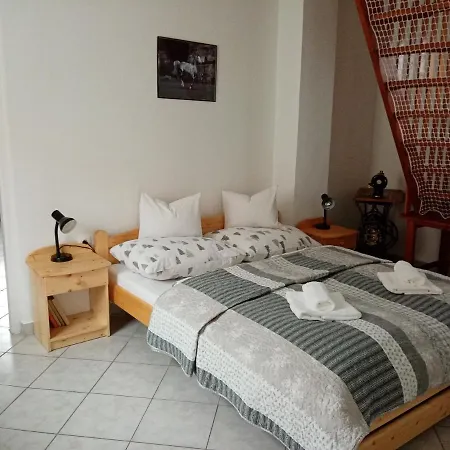 Ferienhaus Eoetvoes Nyaralo *