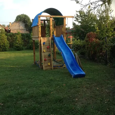 Ferienhaus Eoetvoes Nyaralo Siófok
