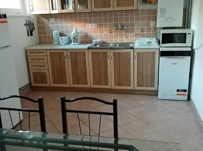 Eoetvoes Nyaralo Siófok