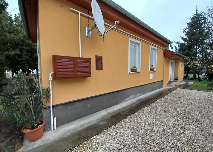 Casa vacanze Eoetvoes Nyaralo Siófok