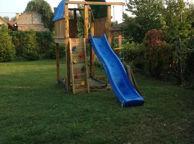 Casa vacanze Eoetvoes Nyaralo Siófok