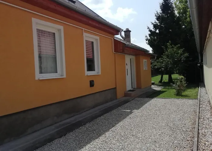 Eoetvoes Nyaralo Casa vacanze Siófok